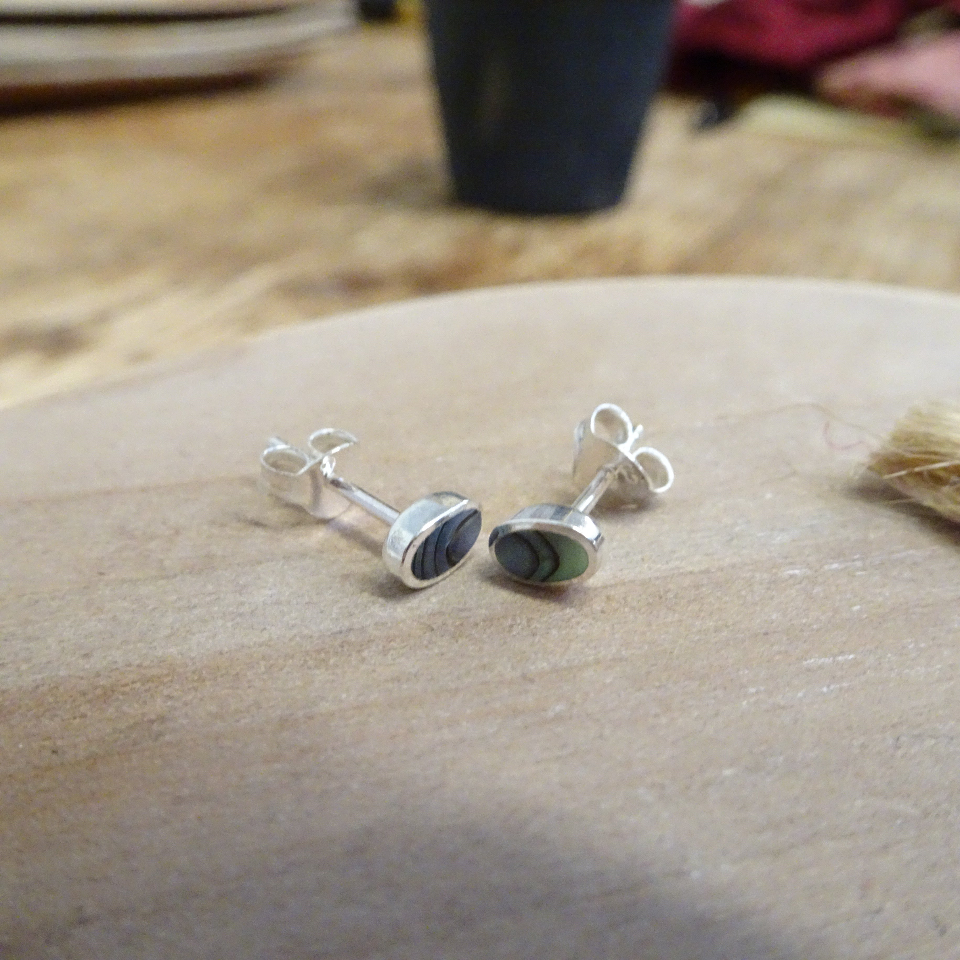 Sterlingsilber & 6 mm Oval Abalone Ohrstecker