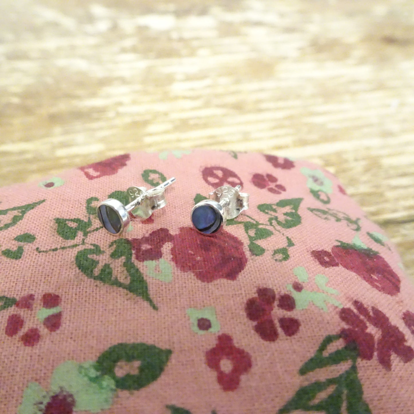 Sterlingsilber & 4mm Rund Abalone Ohrstecker