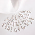Anhänger mit Buchstaben aus Sterlingsilber und 0,4 Karat Diamanten A–Z