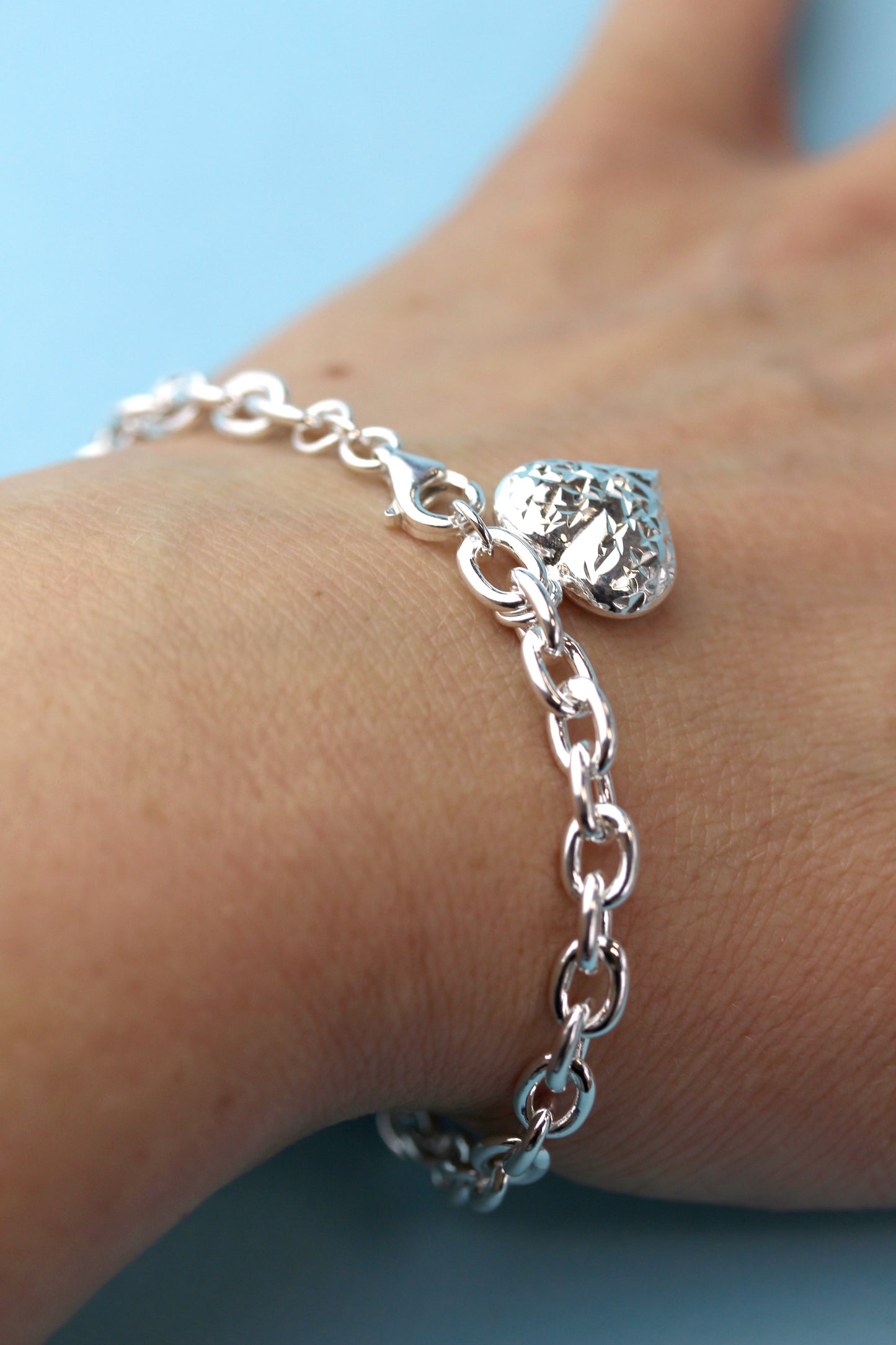 Schwer Sterlingsilber Anhänger Armband mit Diamantschliff Geschwollenes Herz Anhänger