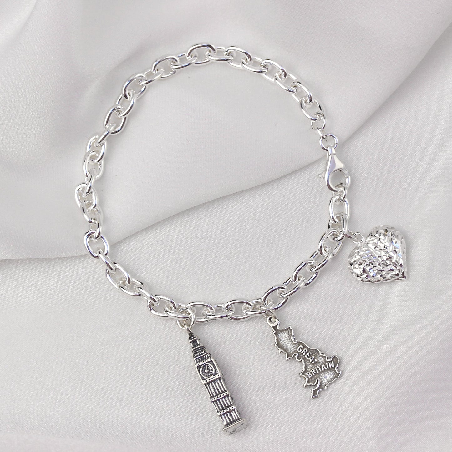 Schwer Sterlingsilber Anhänger Armband mit Diamantschliff Geschwollenes Herz Anhänger