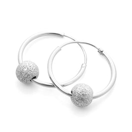 Sterlingsilber 18 mm Leichtgewicht Schläfer Creolen Ohrringe mit mattierter Auffädel Kugel