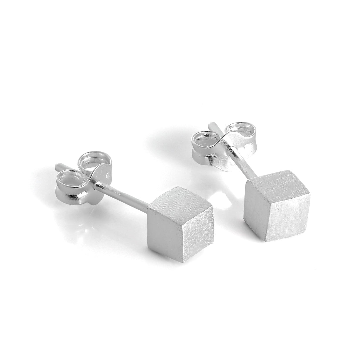 Würfel-Ohrstecker aus gebürstetem Sterlingsilber, 4 mm - 7 mm