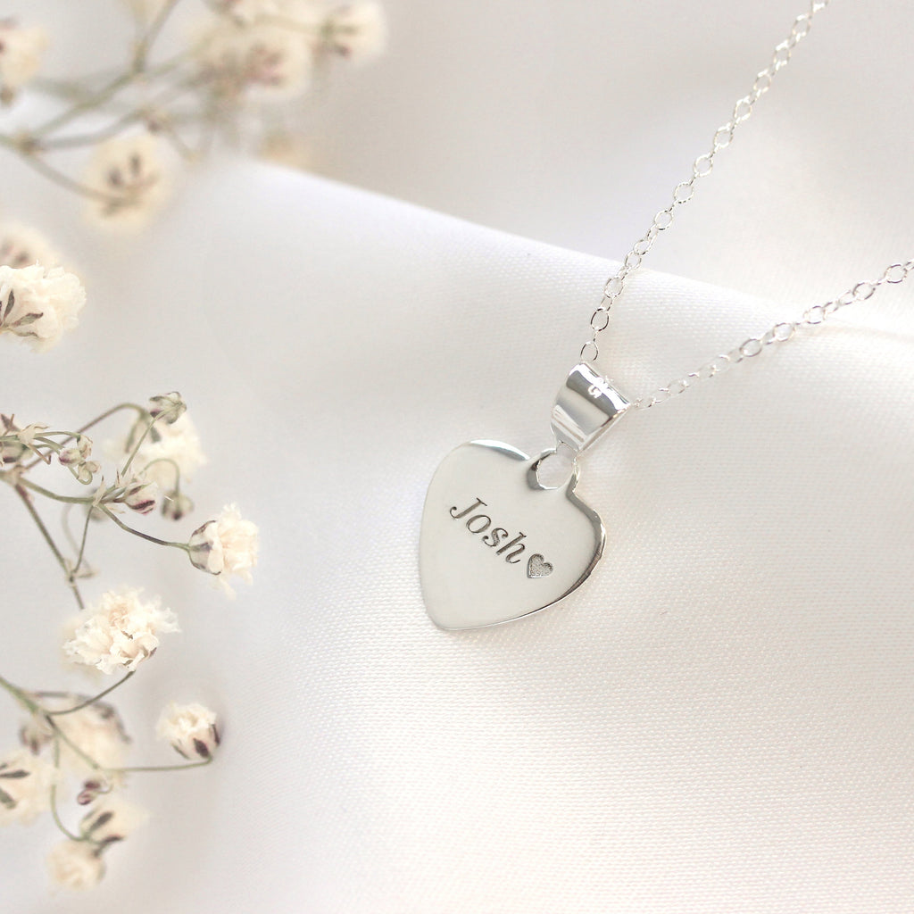 Kleine gravierbare Herz-Halskette aus Sterlingsilber an einer 18-Zoll-Kette