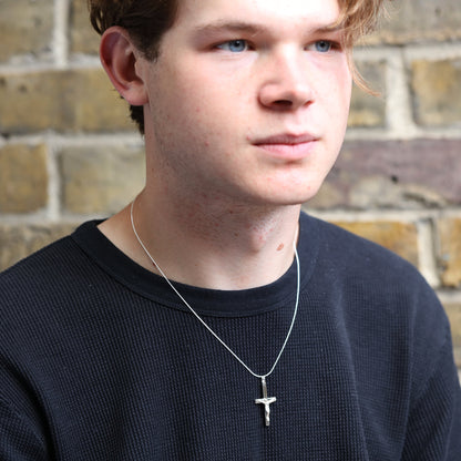 Schwere Halskette aus Sterlingsilber mit Kreuzanhänger, 40–56 cm