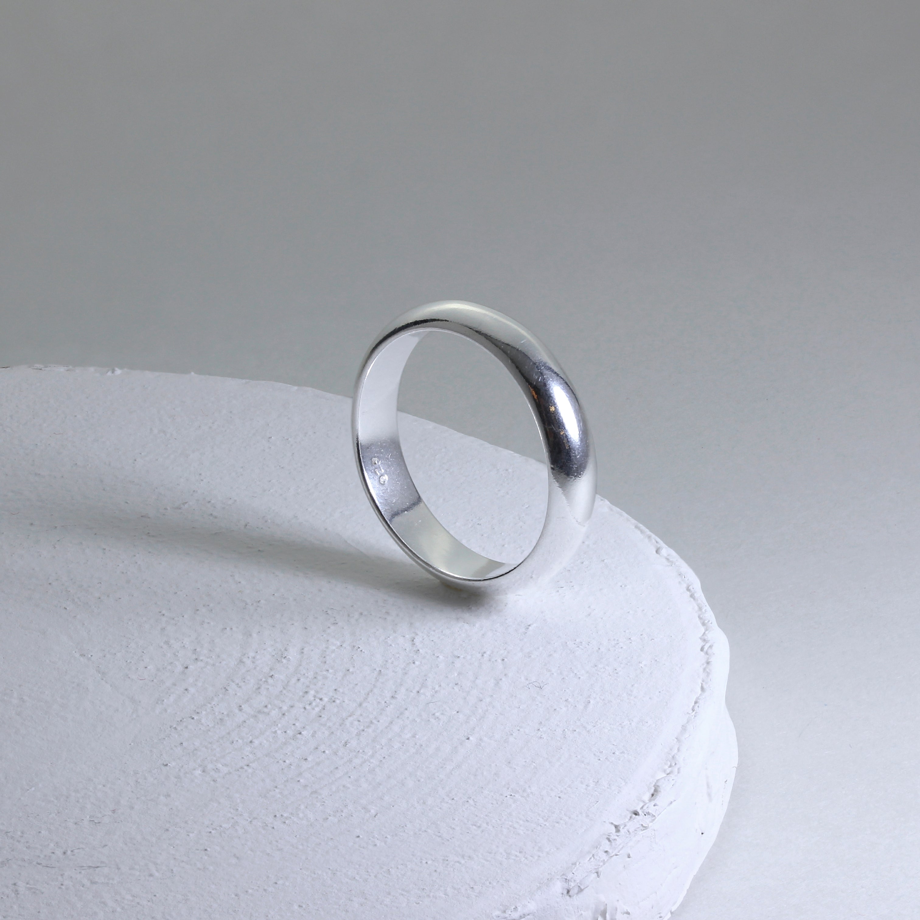 Sterlingsilber-Ehering in D-Form, 4 mm Größe I – Z+6