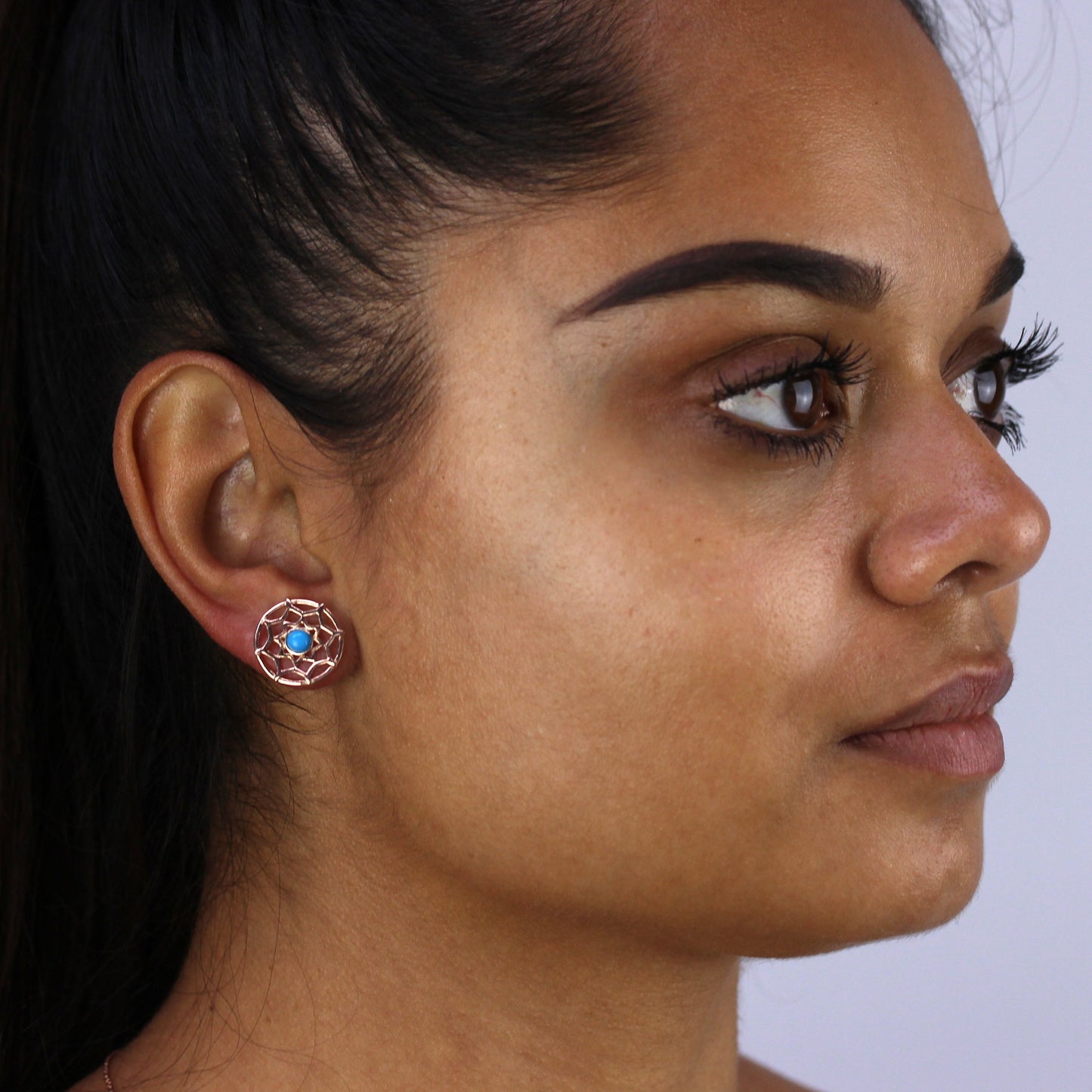 Ohrringe aus vergoldetem Sterlingsilber und blauer Emaille Traumfänger