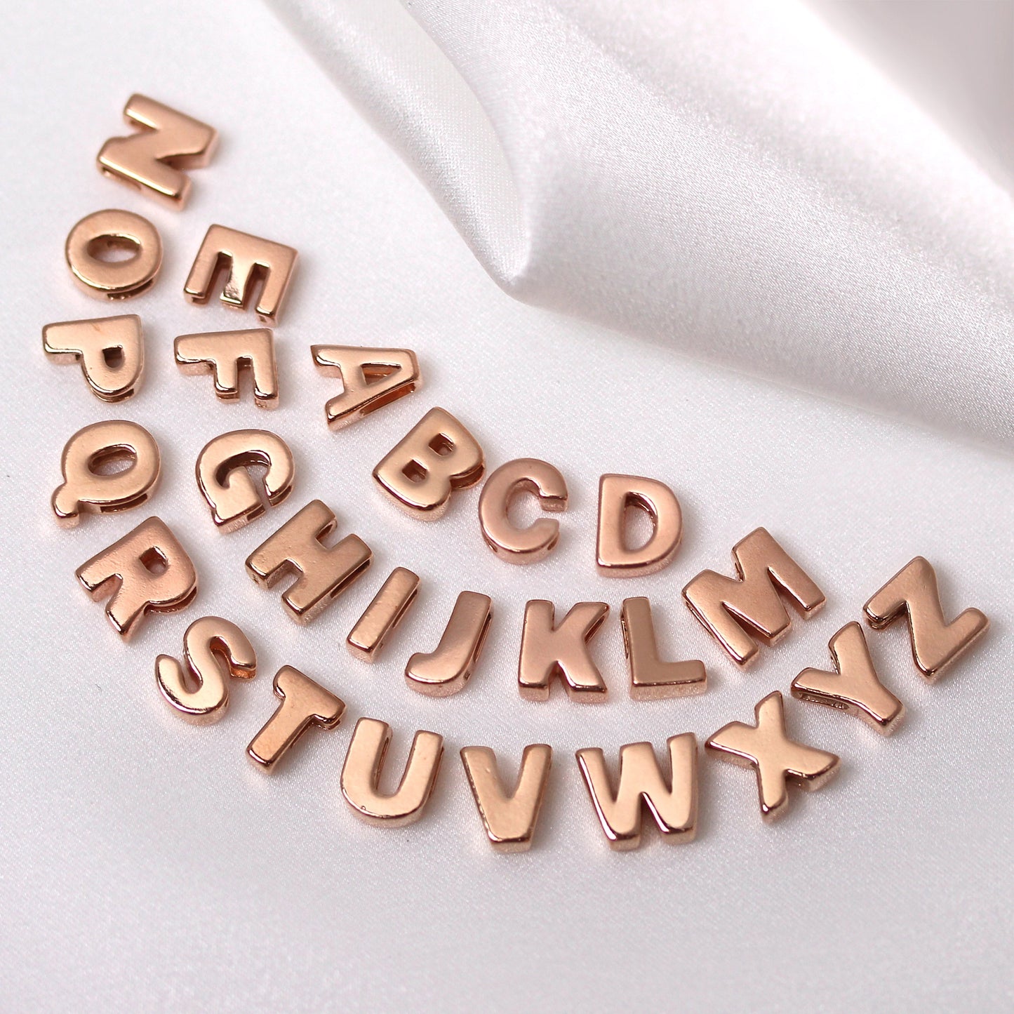 Rosévergoldet Sterlingsilber Alphabet Buchstabe Anhänger zum Auffädeln A - Z