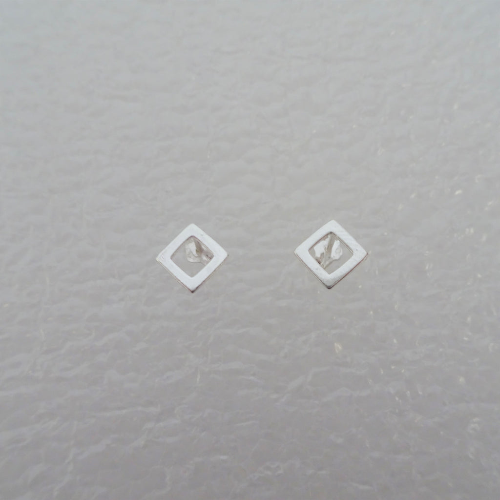 Sterlingsilber Offen Diamant Form Ohrstecker