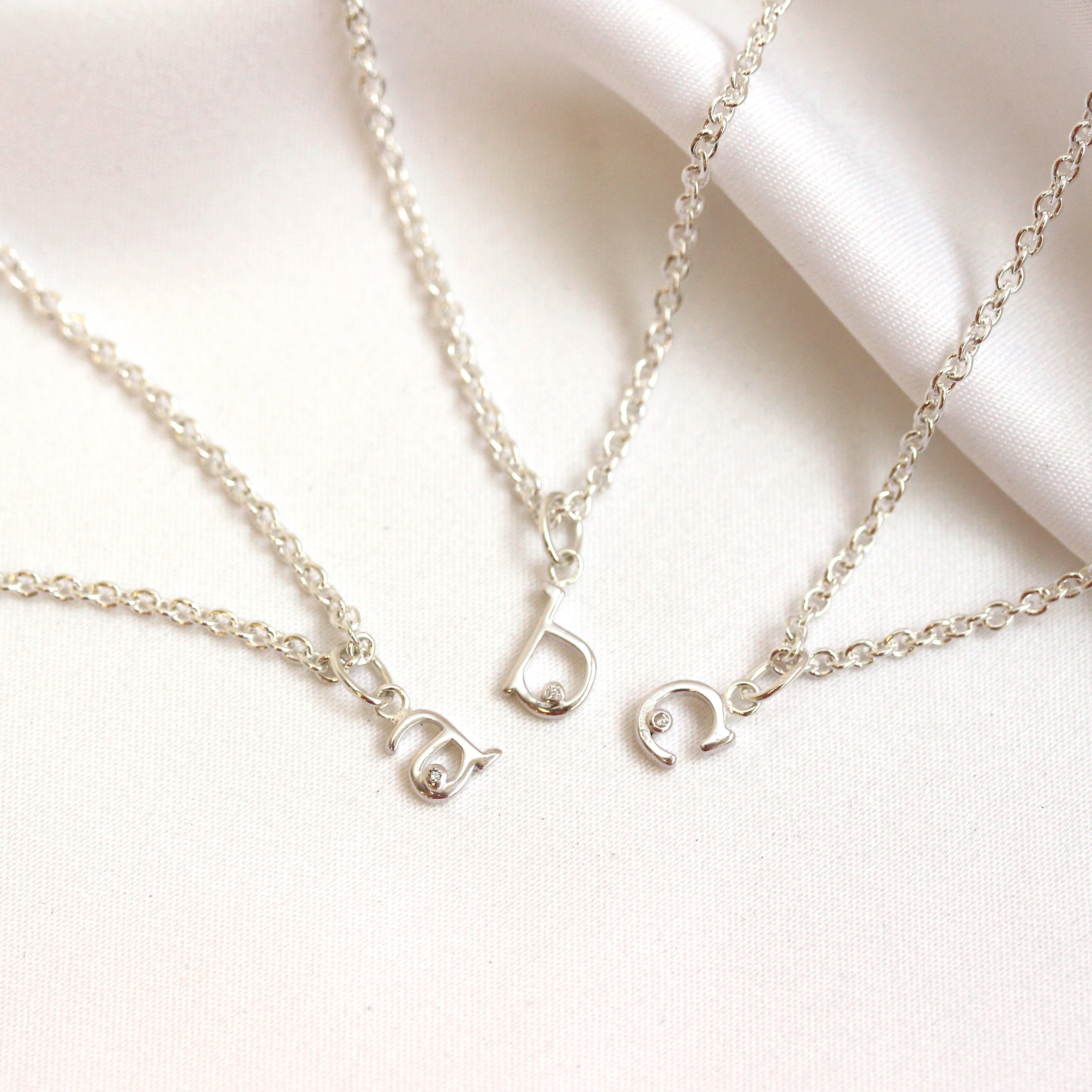Sterlingsilber Halskette mit Diamanten und Initialen