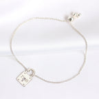 Personalisiertes Armband aus Sterlingsilber mit Initialen und Vorhängeschloss