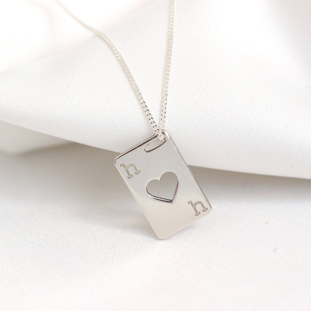 Personalisierte Halskette mit Initialen aus Sterlingsilber und Spielkarte