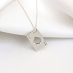 Personalisierte Halskette mit Initialen aus Sterlingsilber und Spielkarte