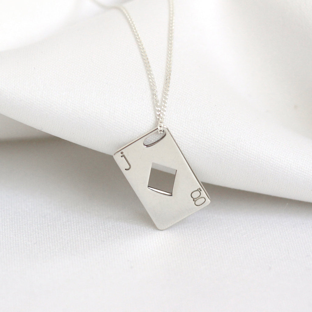 Personalisierte Halskette mit Initialen aus Sterlingsilber und Spielkarte