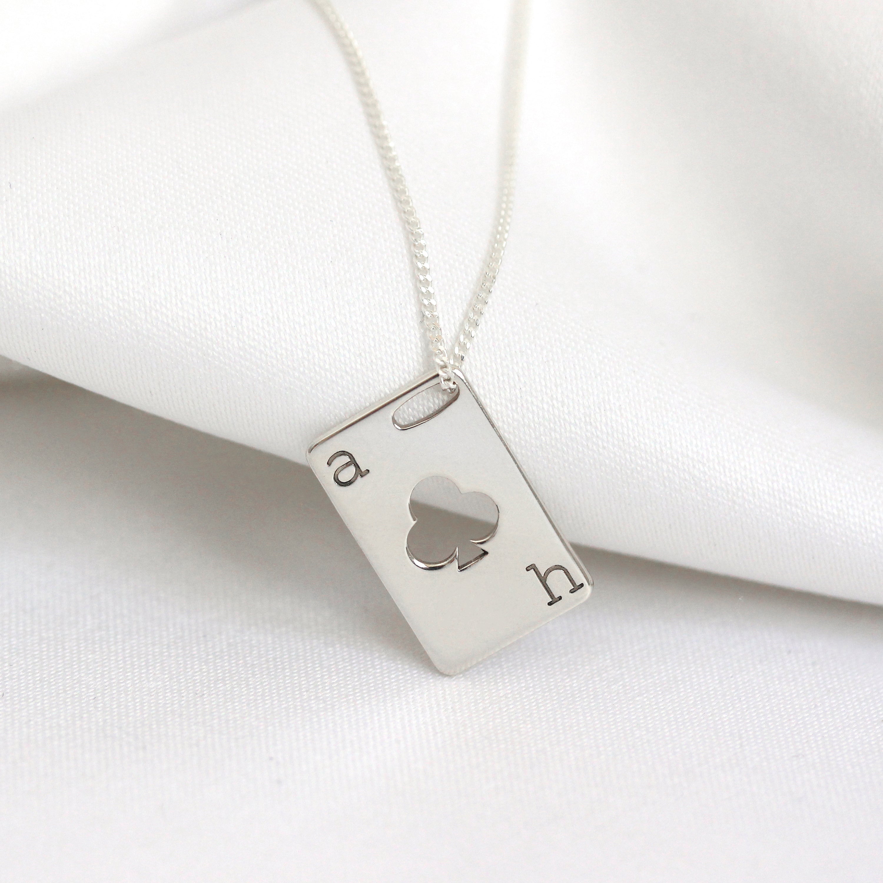 Personalisierte Halskette mit Initialen aus Sterlingsilber und Spielkarte
