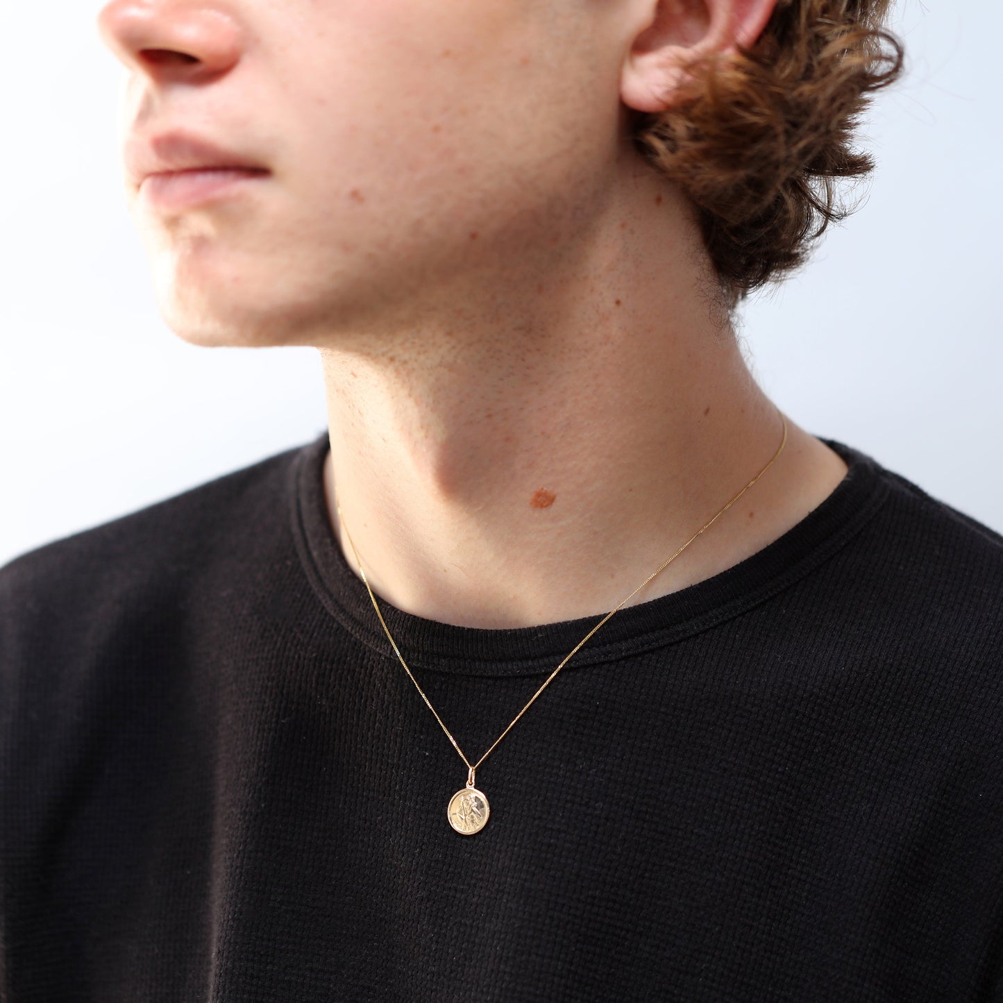 Personalisierte Halskette aus 9 Karat Gold mit St. Christopher