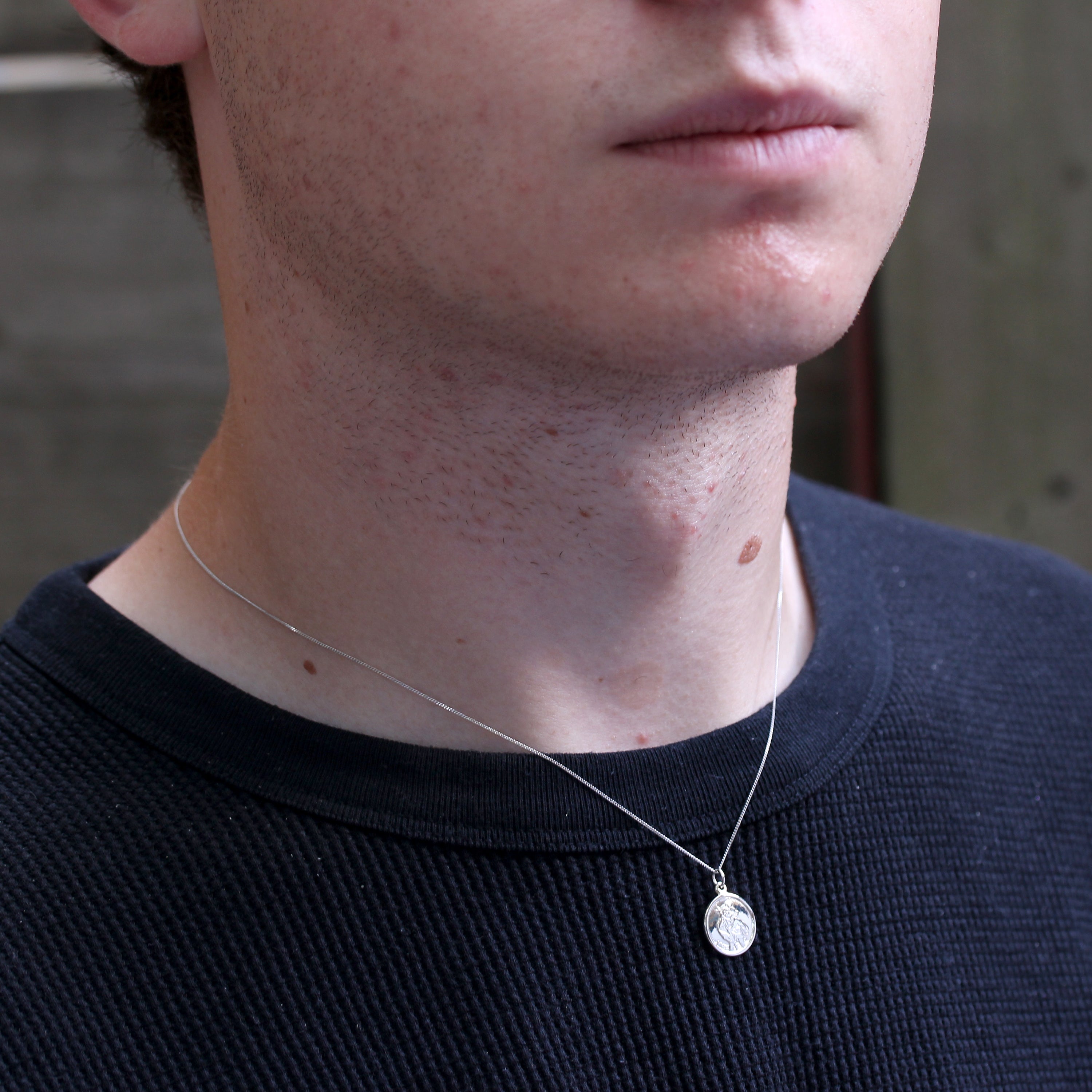 Personalisierte 9 Karat Weißgold St. Christopher Halskette