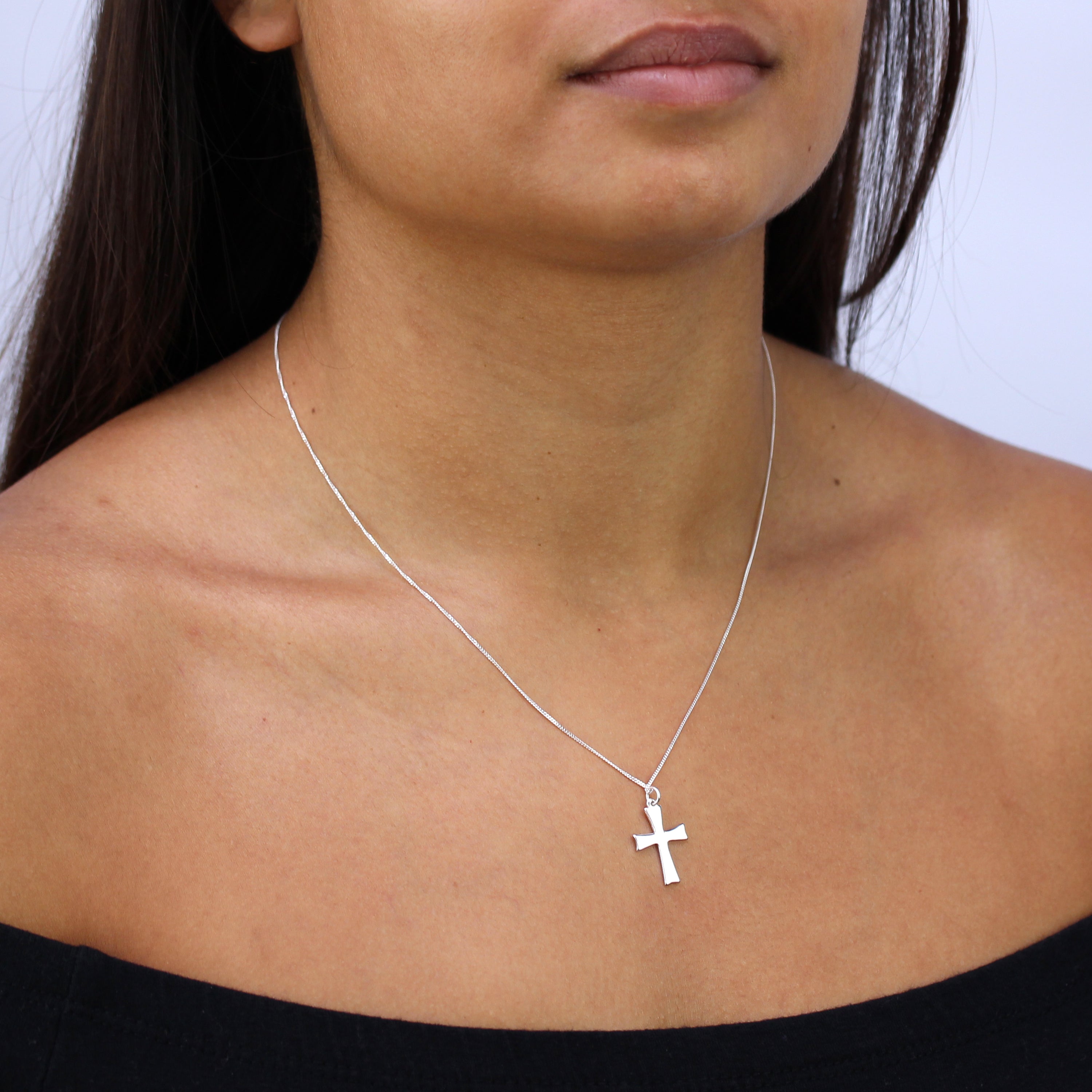Halskette mit Kreuzanhänger aus Sterlingsilber – 16–22 Zoll