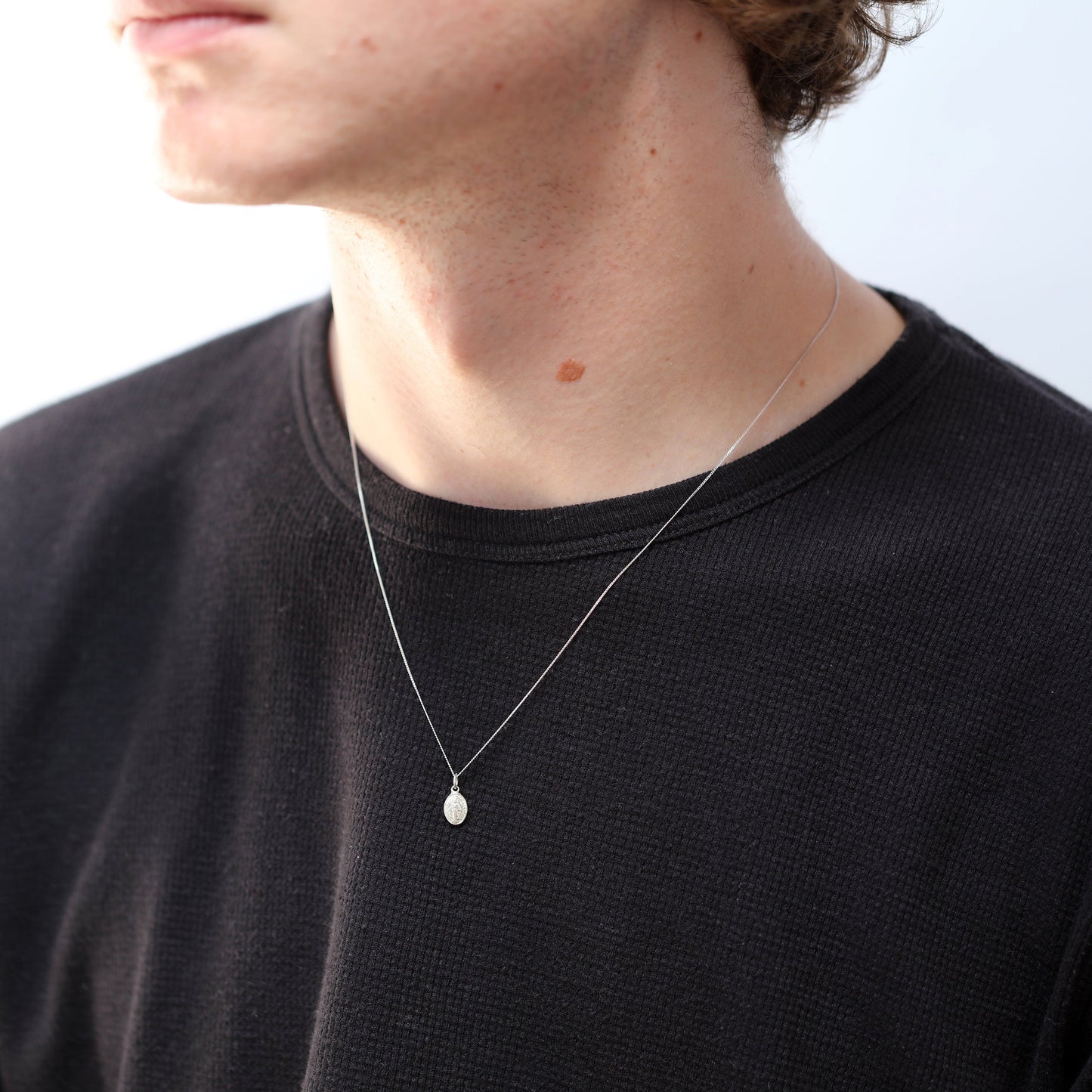 9 Karat Weißgold Miraculous Mary Medaillon Anhänger