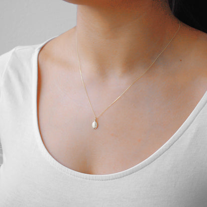 Halskette mit Miraculous Mary-Medaille aus 9 Karat Gold