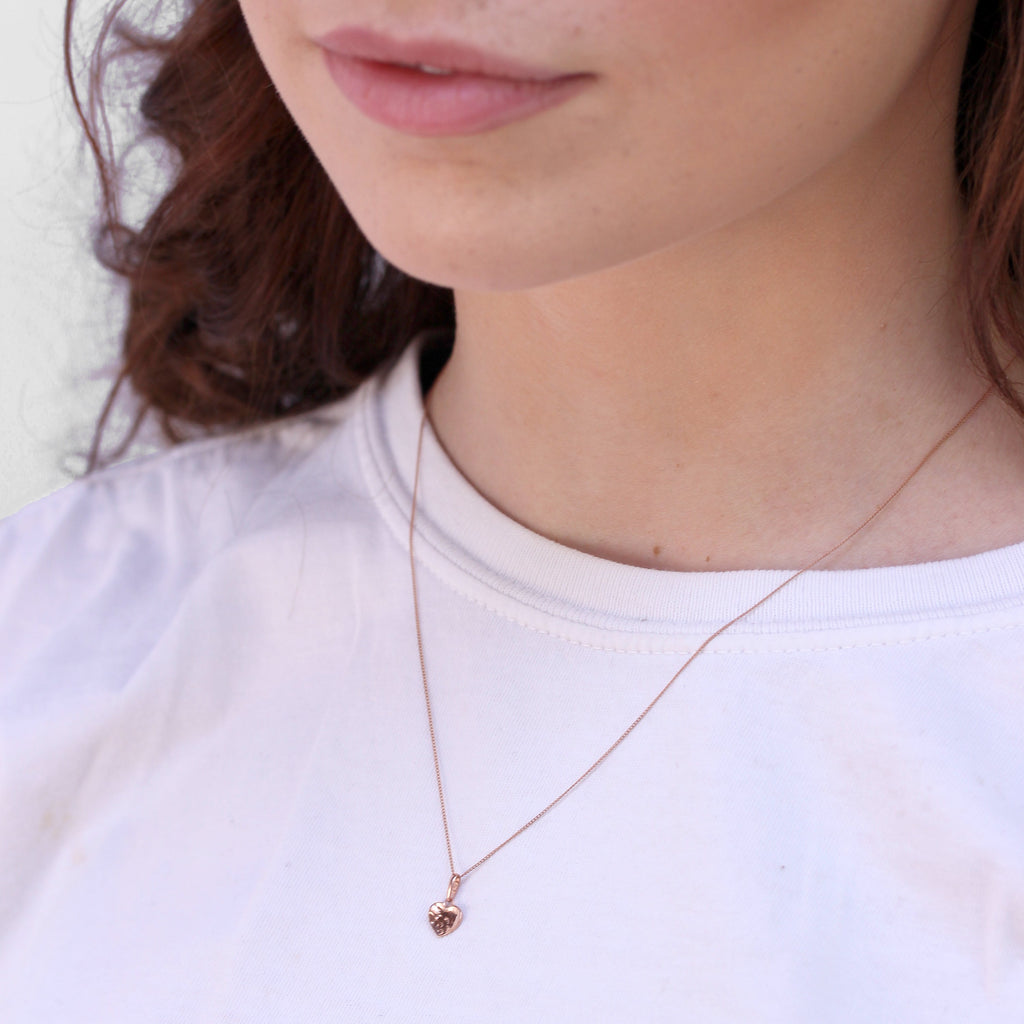 9 Karat Roségold gehämmerte Herz-Anhänger-Halskette