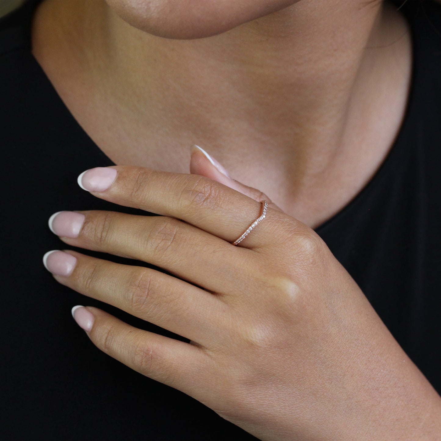 9 Karat Roségold & klarer Zirkonia-Wishbone-Halb-Ewigkeitsring zum Stapeln, Größe I-U