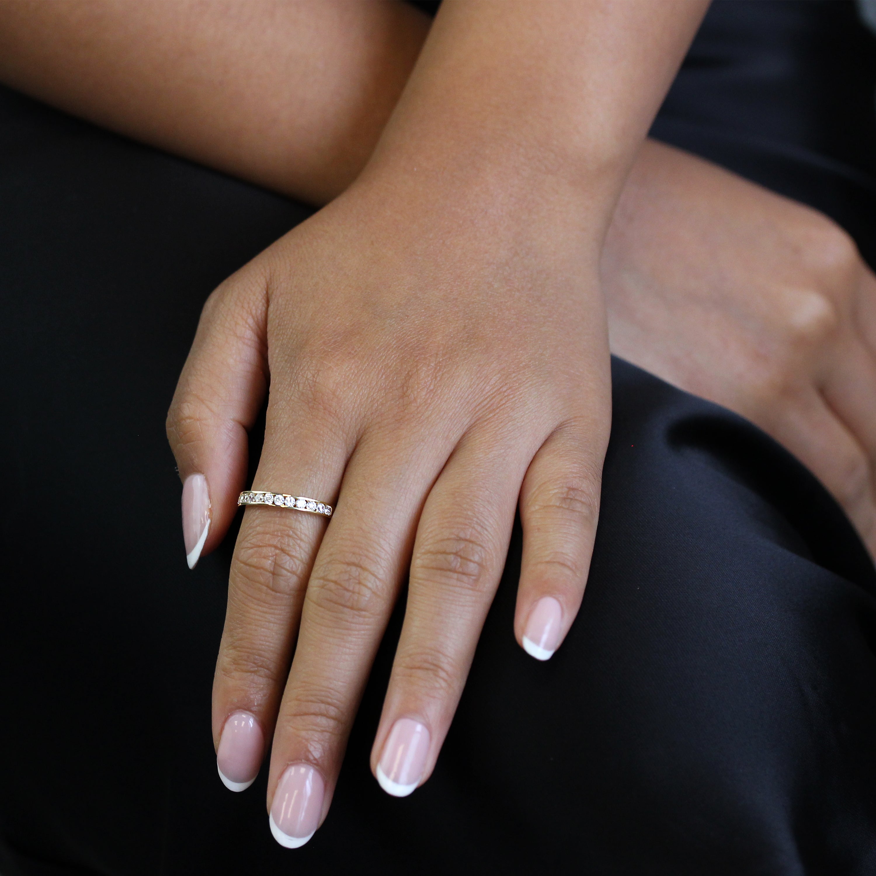 9 Karat Gold & CZ Kristall Halb Eternity Stacking Ring Größe I-U
