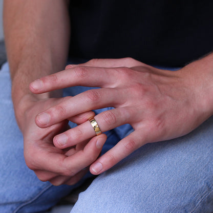 9 Karat Gold gravierbarer 6 mm Ehering Größe I–U