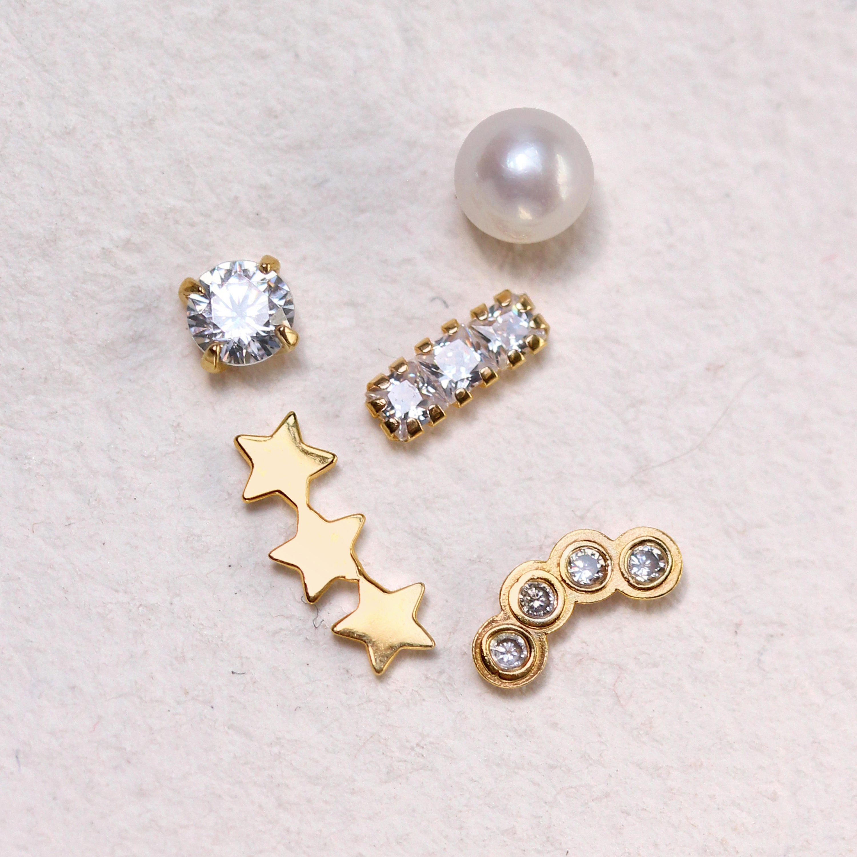 9 Karat Gold Dreifach Quadratisch Klar CZ Lippenpflock Knorpel Piercing