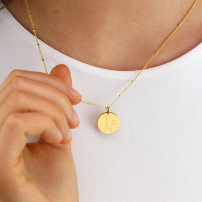 Personalisierte Halskette aus Sterlingsilber mit Sternzeichen und Initialen