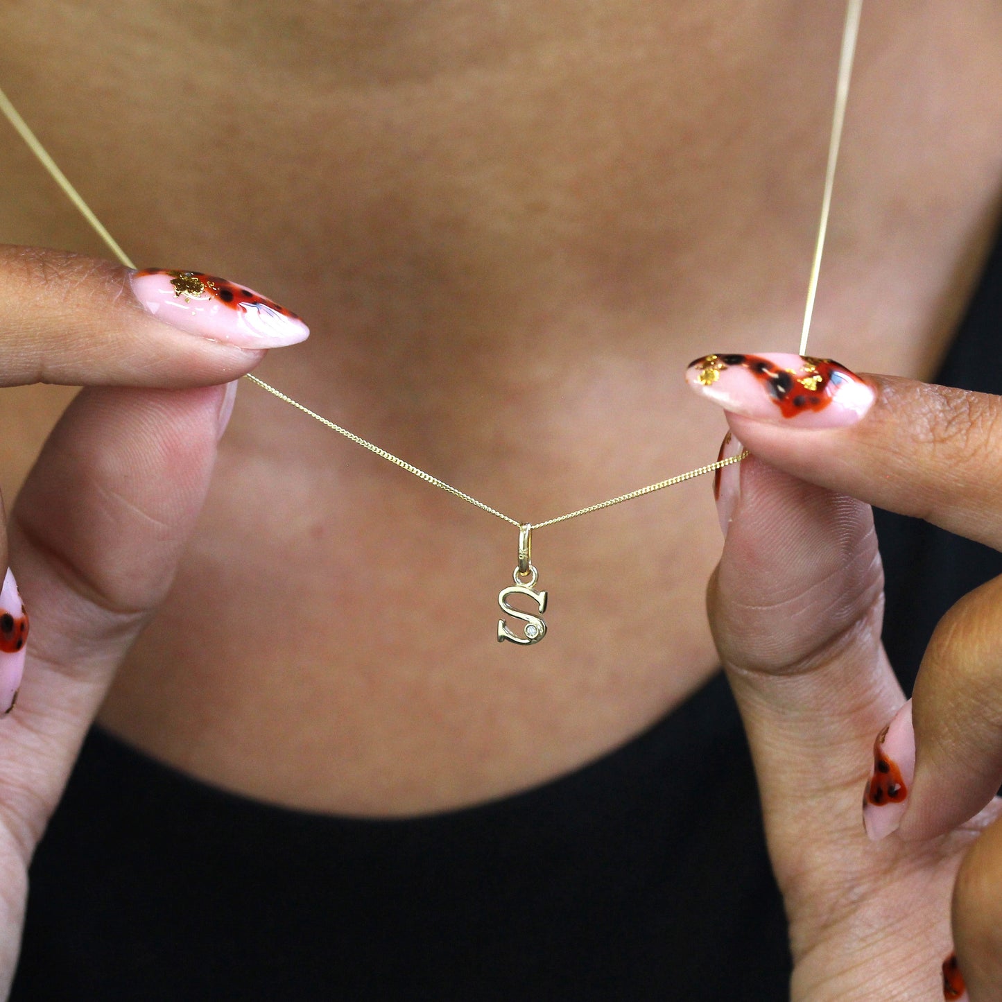 9 Karat Gold Diamant-Initialen-Halskette