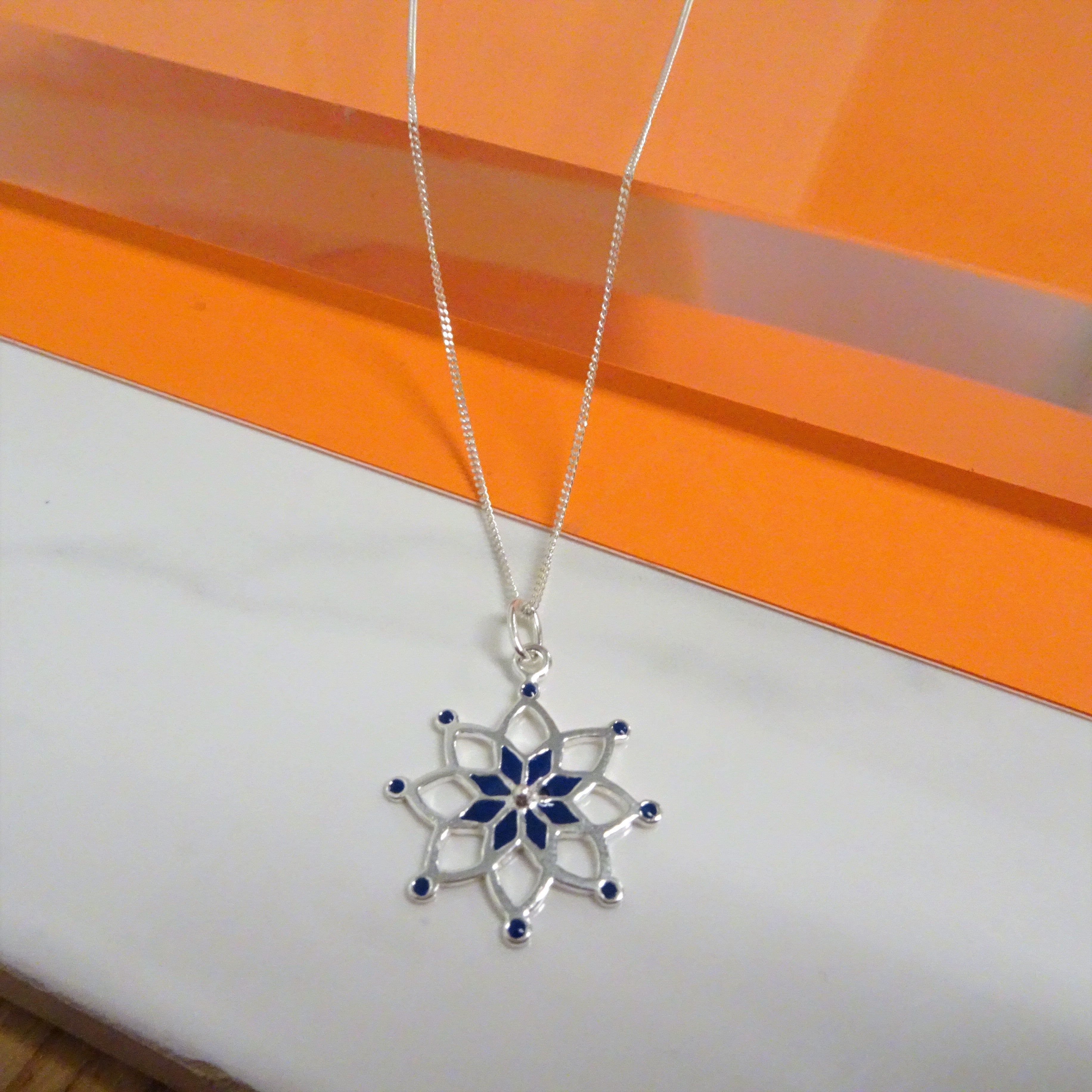 Sterlingsilber & Blau Emaille Traumfänger Halskette
