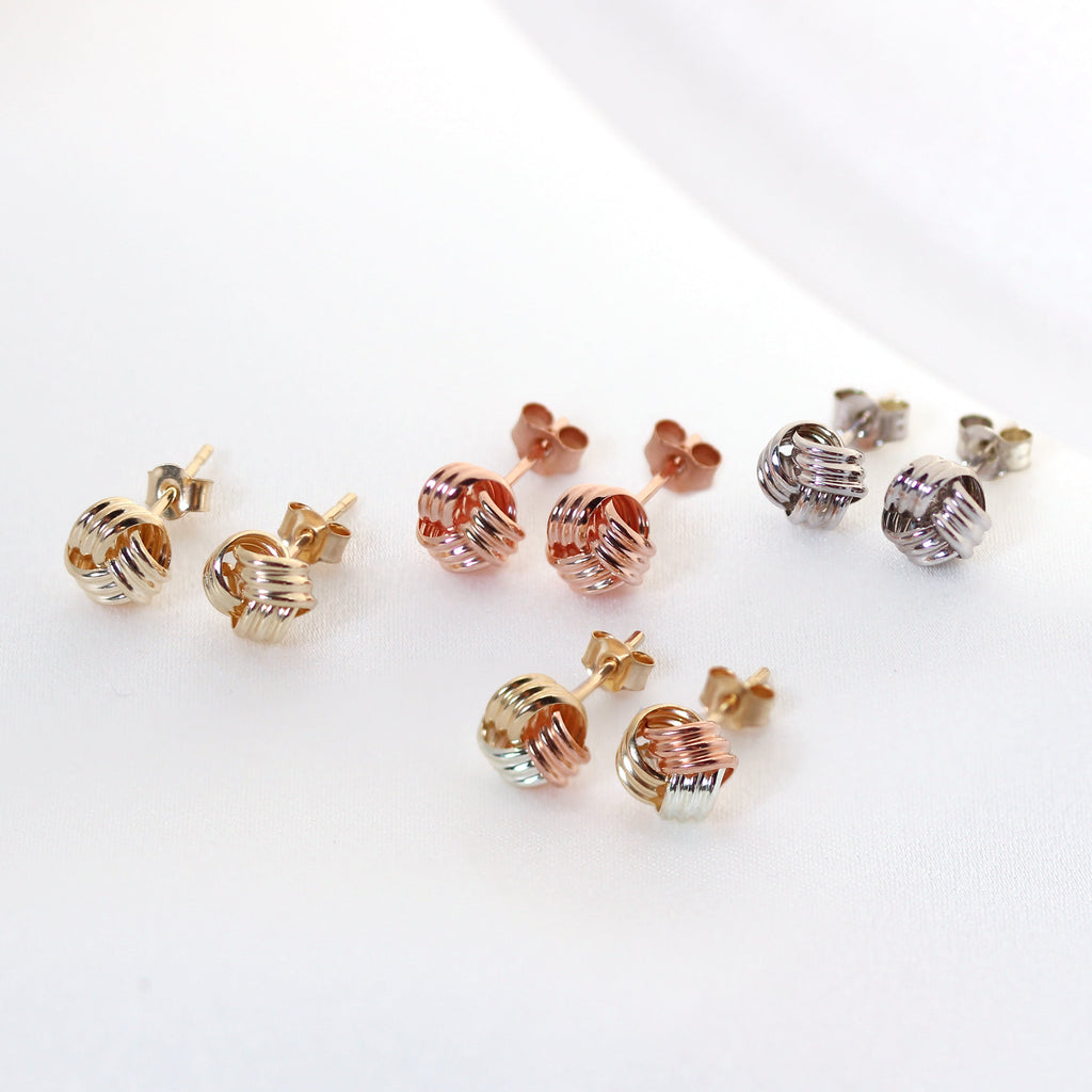 6 mm Knoten-Ohrstecker aus 9 Karat Gelbgold