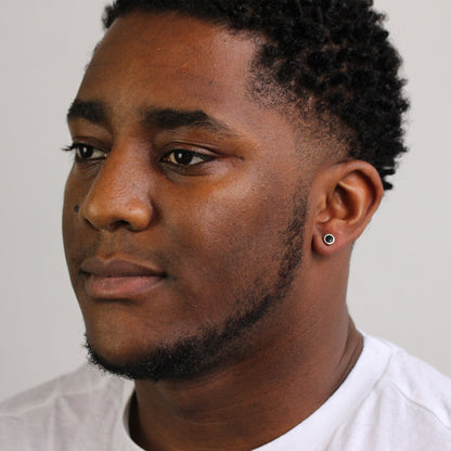 Sterlingsilber 7mm Rund Schwarz CZ Kristall Überschliff Herren Ohrstecker