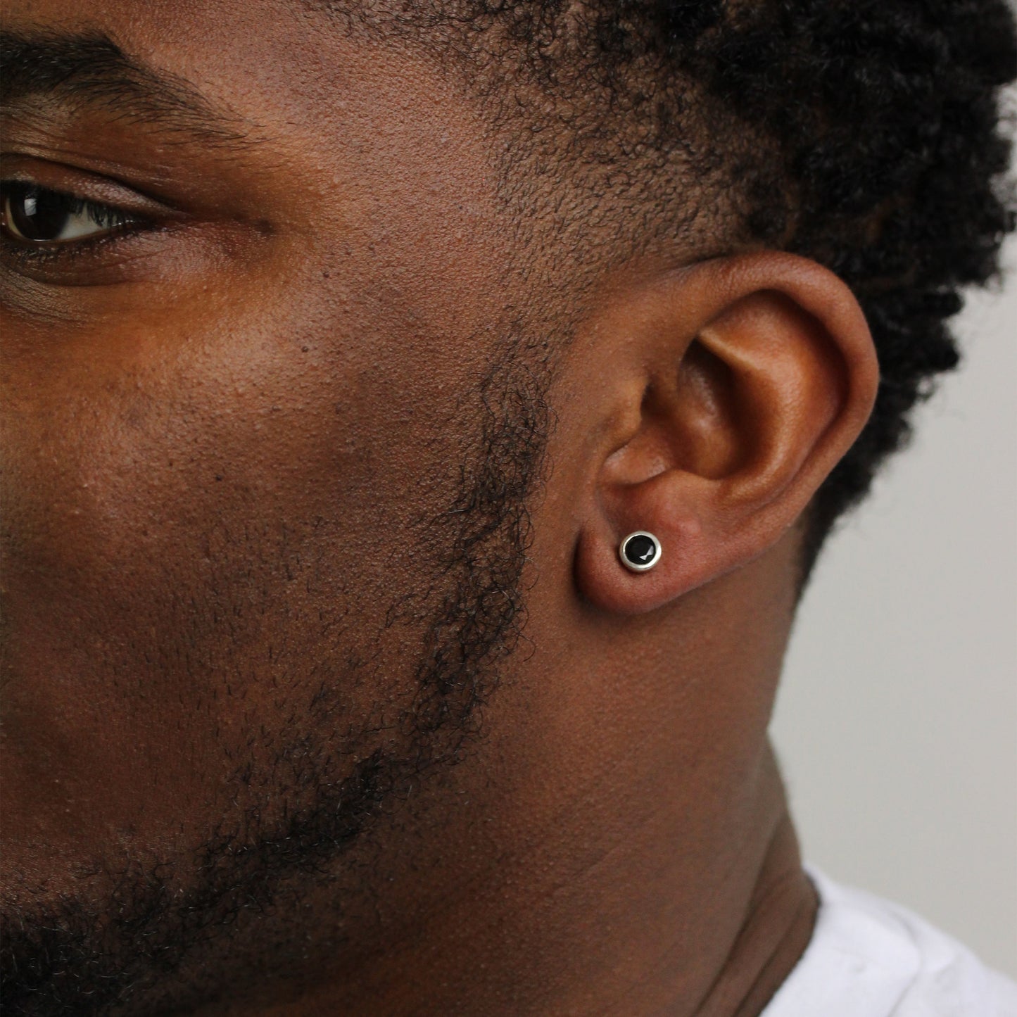 Sterlingsilber 7mm Rund Schwarz CZ Kristall Überschliff Herren Ohrstecker