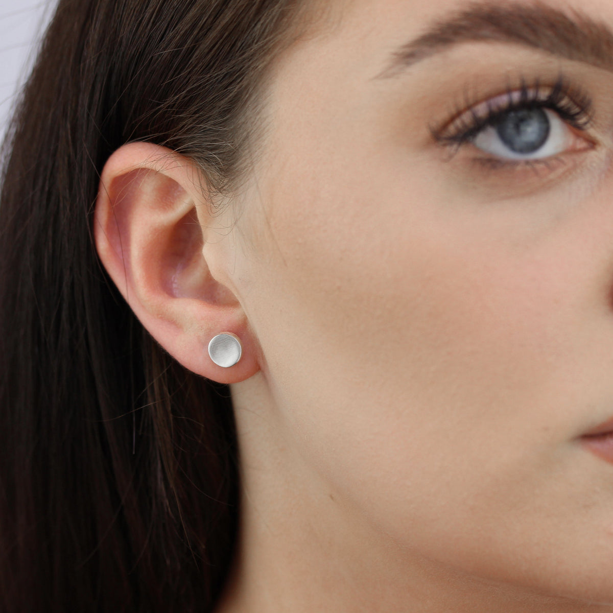 Sterlingsilber 8 mm Gebürstet Knopf Ohrstecker