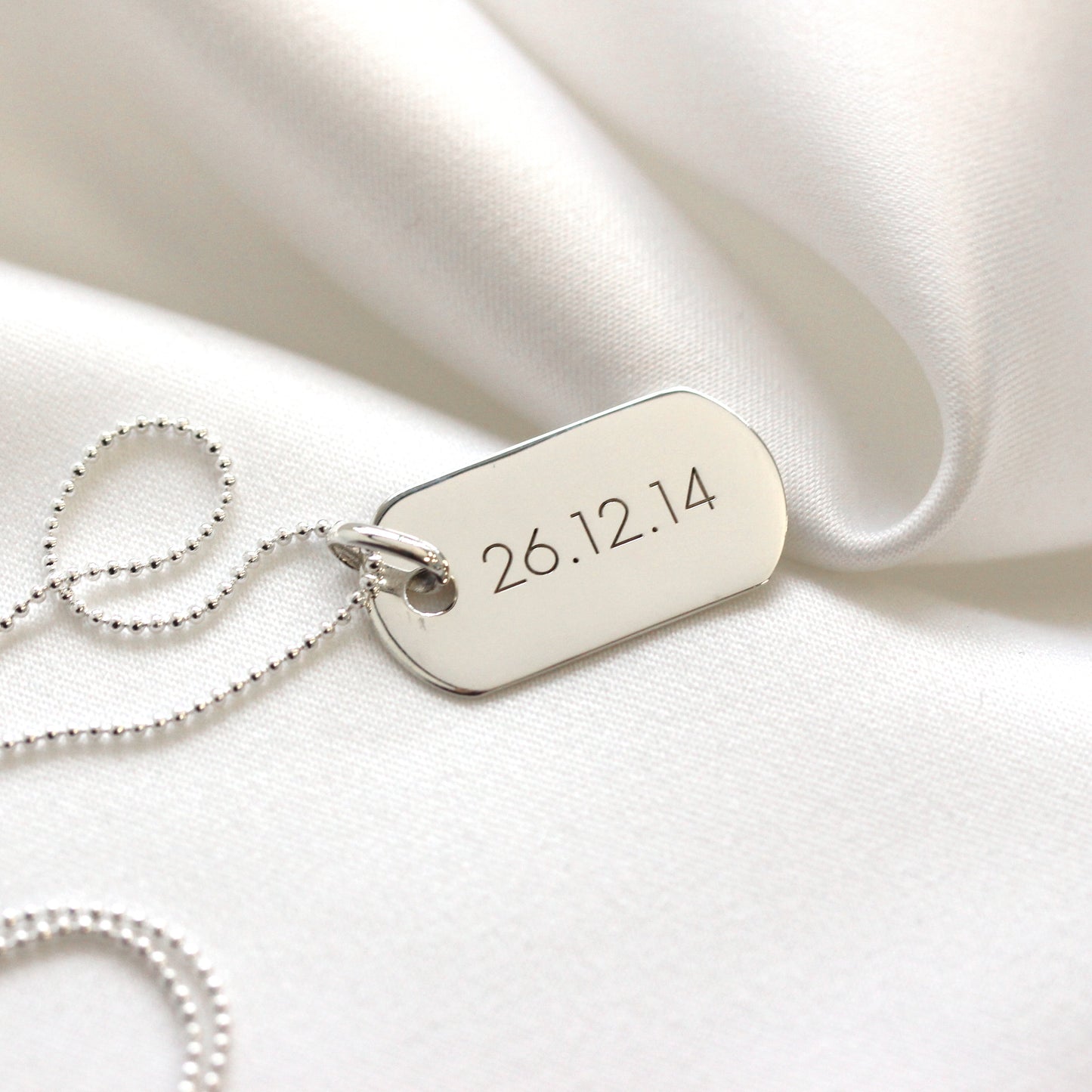 Halskette mit schlichtem, gravierbarem Dog-Tag-Anhänger aus Sterlingsilber