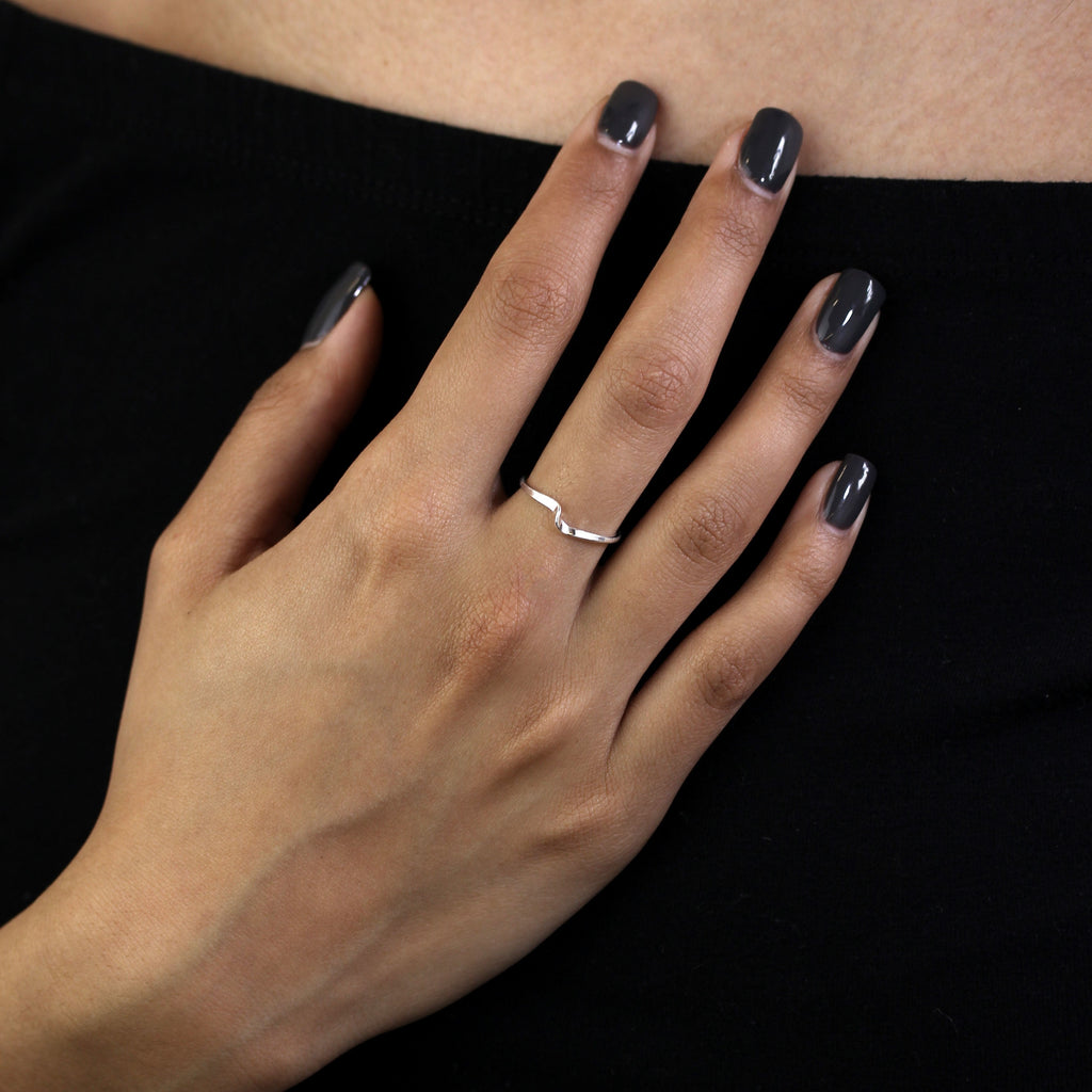Sterlingsilber 1 mm Stapelring mit einfacher Drehung – Größe I-U