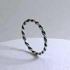 Sterlingsilber 2 mm Stapelring mit gedrehter Kordel – Größen I-U