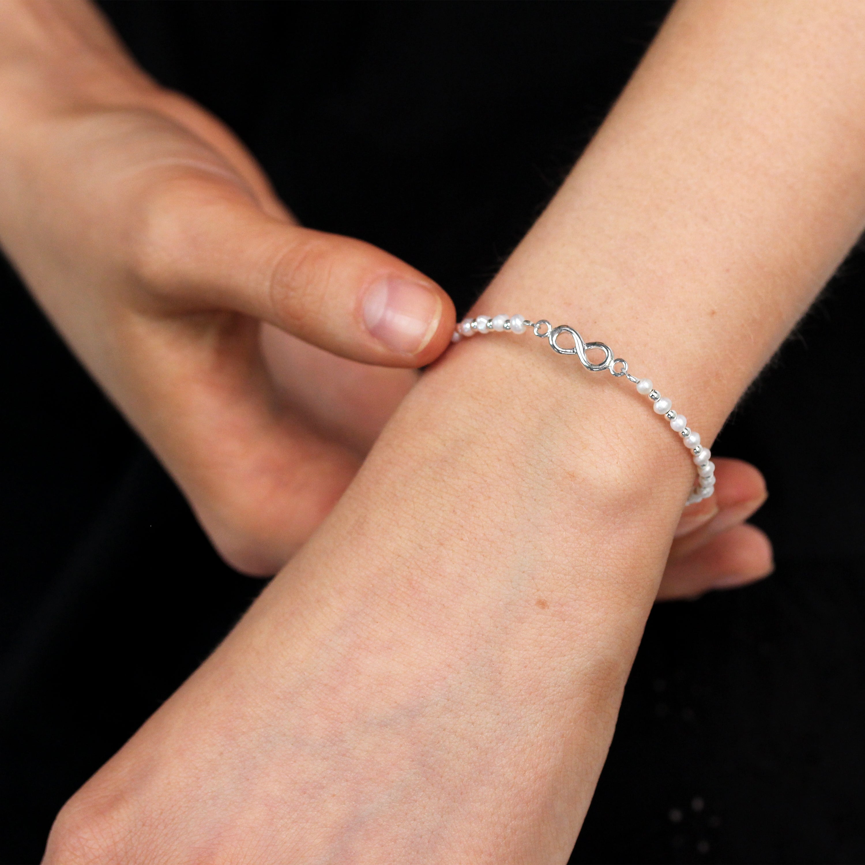 Sterlingsilber & Süßwasserperle Unendlichkeit Symbol Armband 20,5 cm