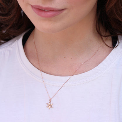 9 Karat Roségold Halskette mit Winter-Schneeflocke an Kette 16–20 Zoll