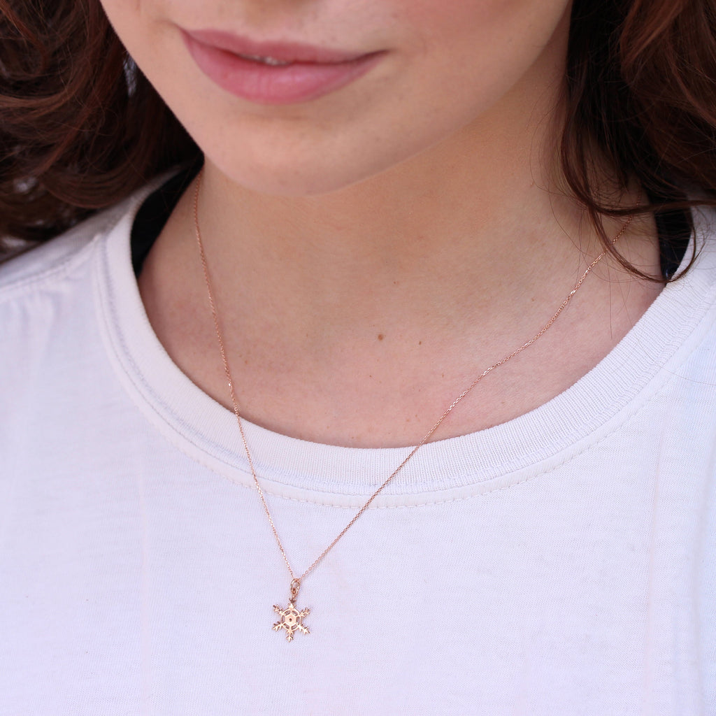 9 Karat Roségold Halskette mit Winter-Schneeflocke an Kette 16–20 Zoll