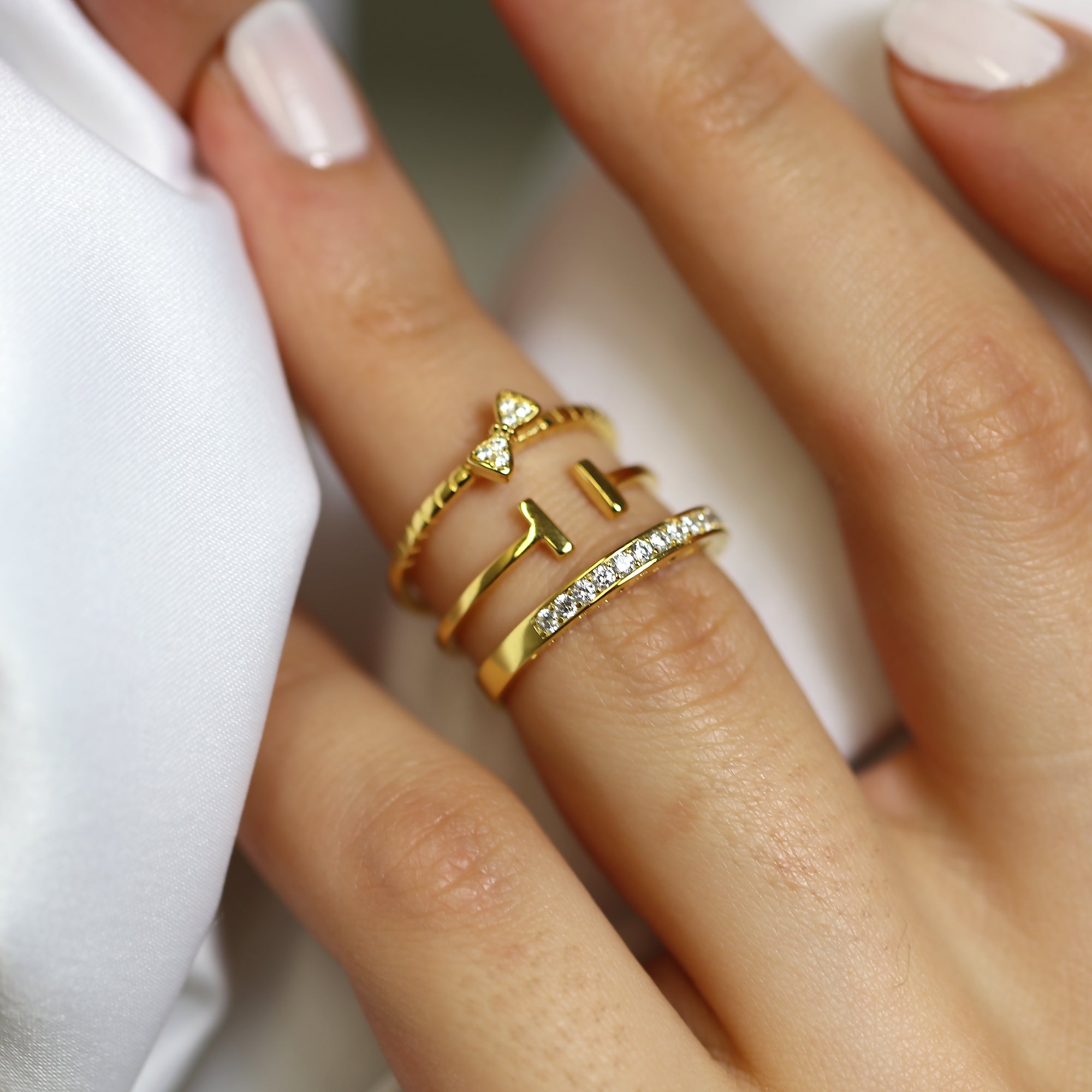 Vergoldetes Sterlingsilber Bar & CZ Eternity Stapelring Set