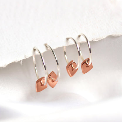 Roségold plattierte Sterling Silber dünne Nugget Perlen 12 - 22 mm Sleeper Creolen
