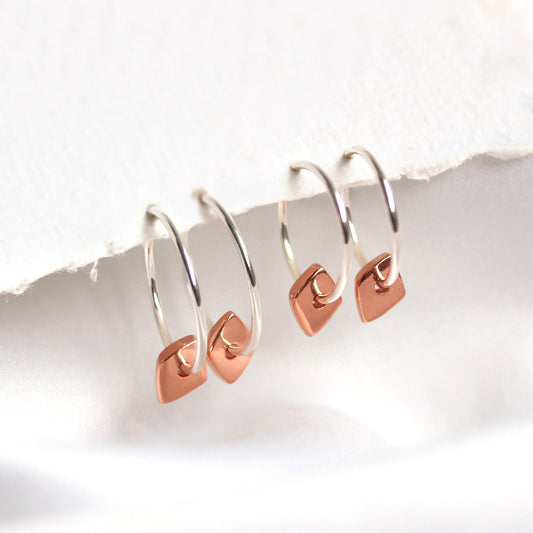 Roségold plattierte Sterling Silber dünne Nugget Perlen 12 - 22 mm Sleeper Creolen