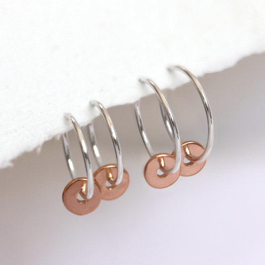 Roségold-beschichtete Sterling Silber polierte 1 mm Perle 12–22 mm Sleeper Creolen