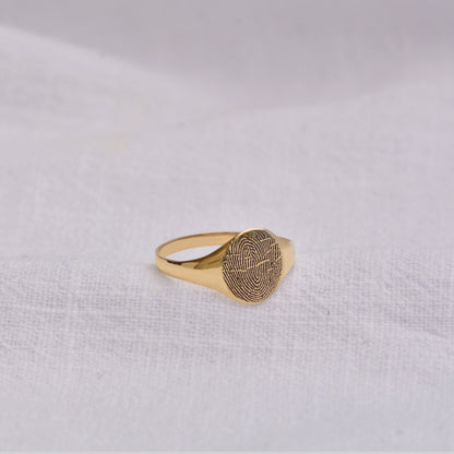 Personalisierter Siegelring aus 9 Karat Gold mit Fingerabdruck