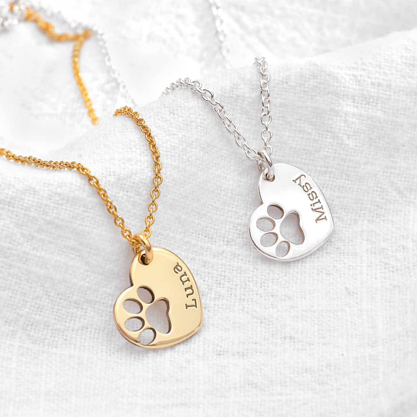 Personalisierte Halskette aus Sterlingsilber mit Pfotenabdruck und Herz