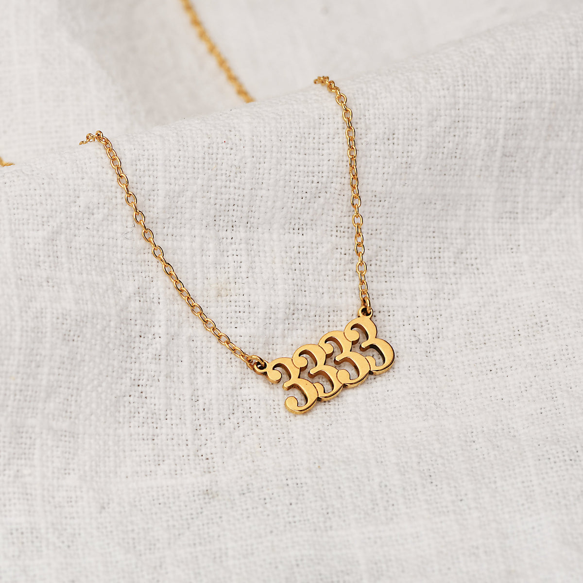 Personalisierte Halskette mit Engelszahl aus 9 Karat Gelbgold – 45 cm