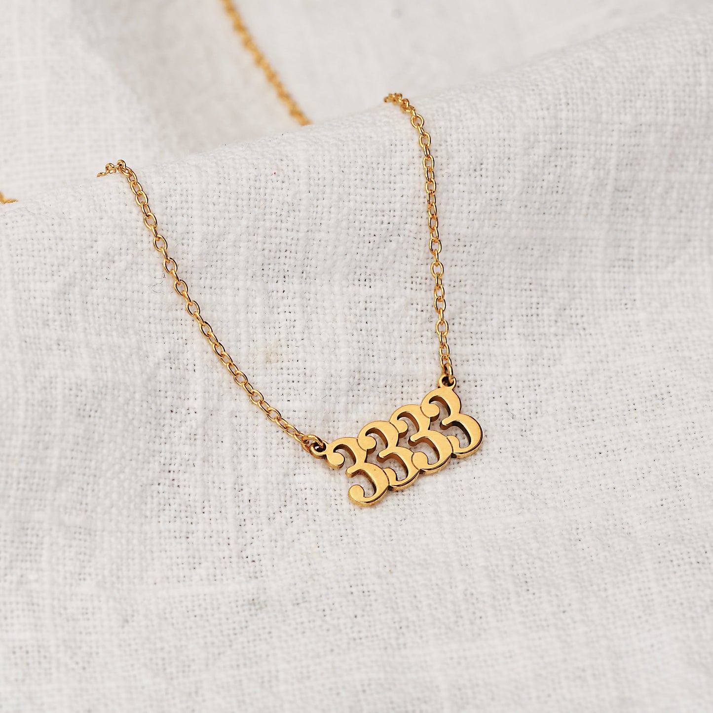 Personalisierte Halskette mit Engelszahl aus 9 Karat Gelbgold – 45 cm